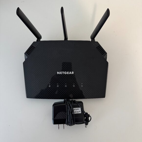 NETGEAR 4-Stream WiFi 6 Router (R6700AX) – AX1800 - Picture 3 of 4
